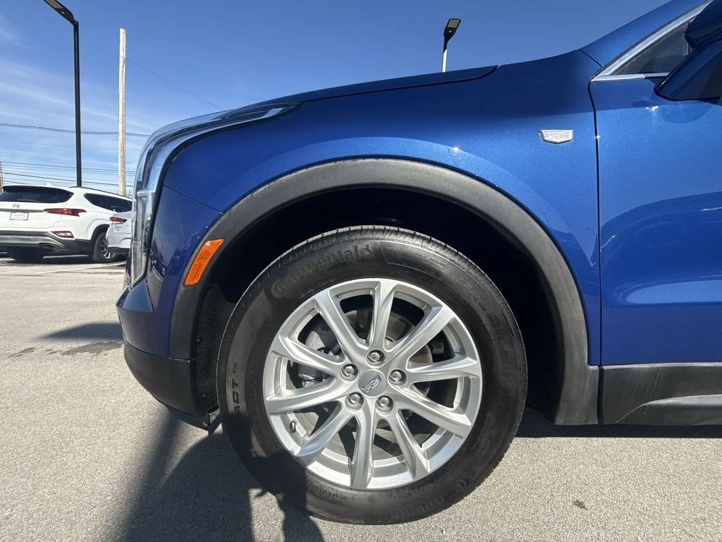 Used 2023 Blue Cadillac Luxury image 10