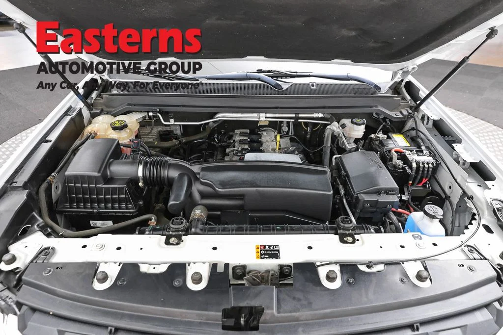 Used 2022 White Chevrolet LT image 7