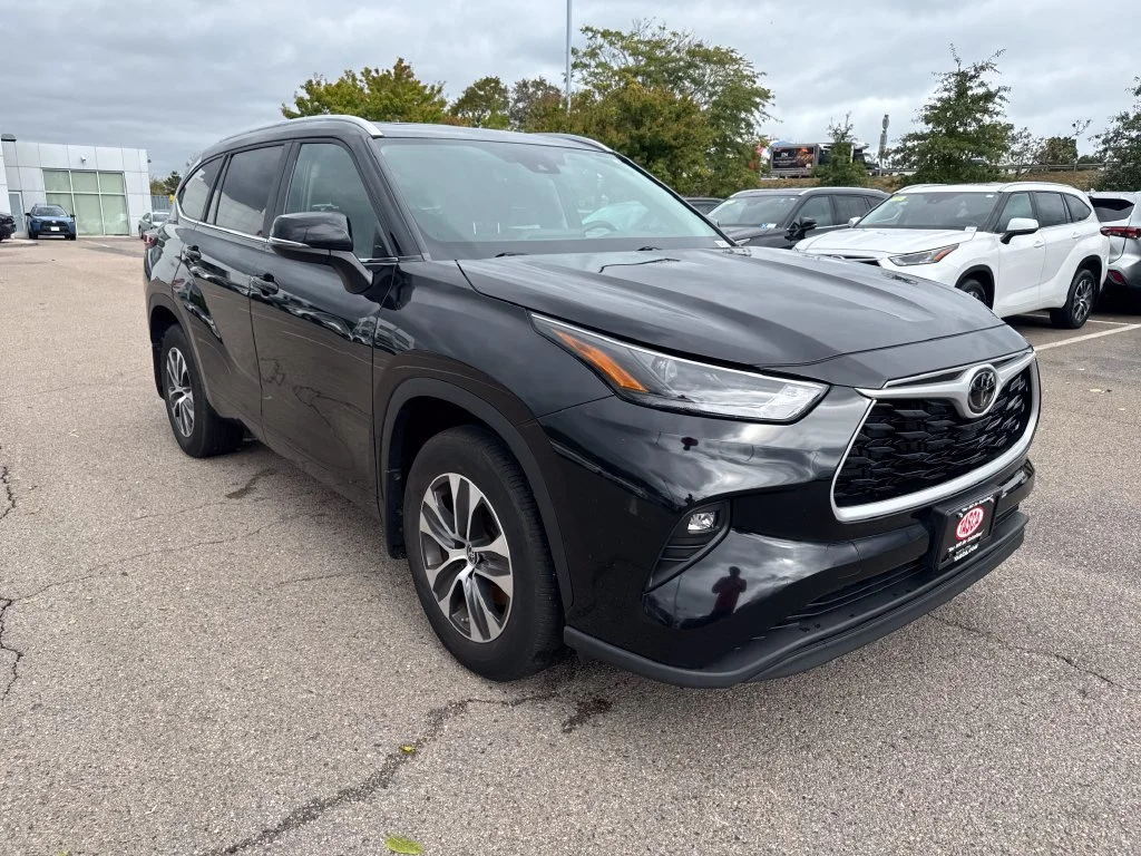 Used 2024 Black Toyota XLE image 11