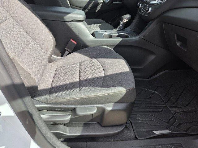 Used 2023 Summit White Chevrolet LT image 28