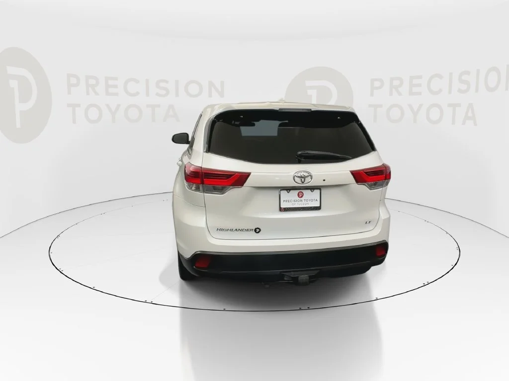 Used 2019 Blizzard Pearl Toyota LE Plus image 16