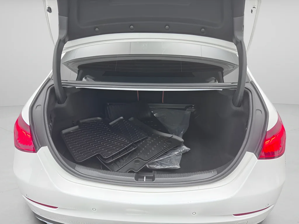 Used 2023 Polar White Mercedes-Benz C 300 image 33