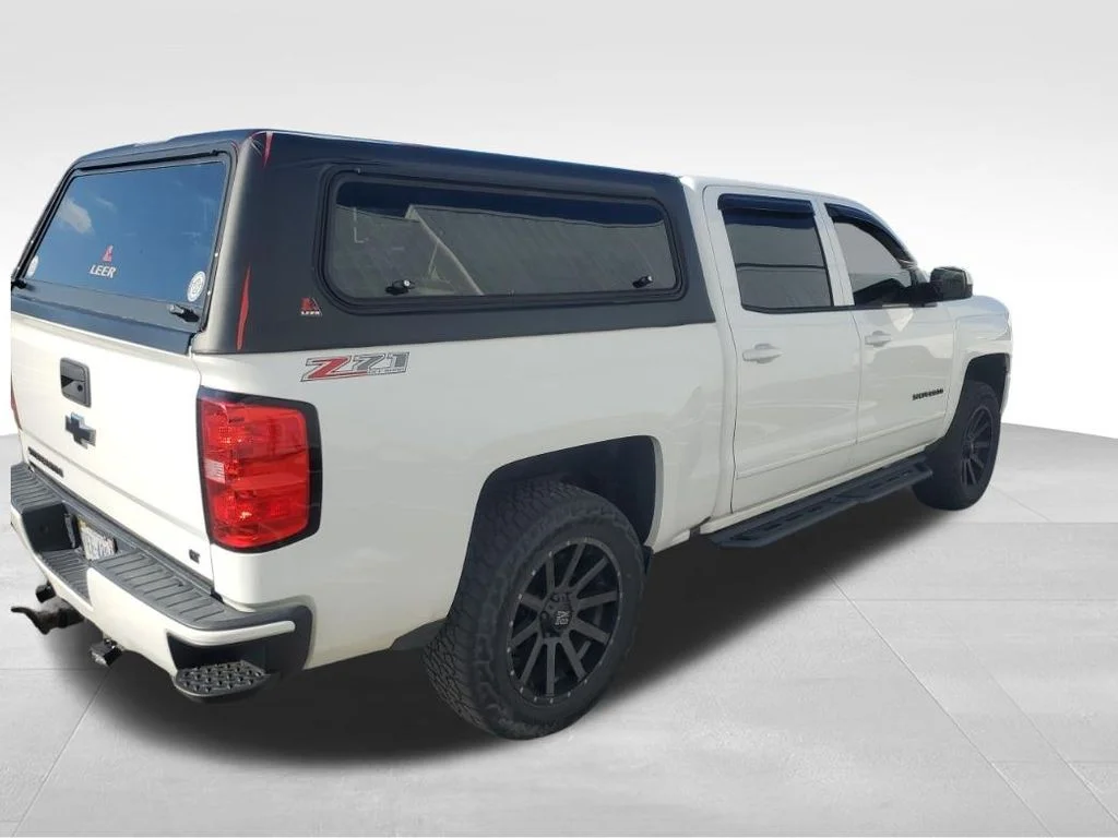 Used 2017 White Chevrolet LT image 9