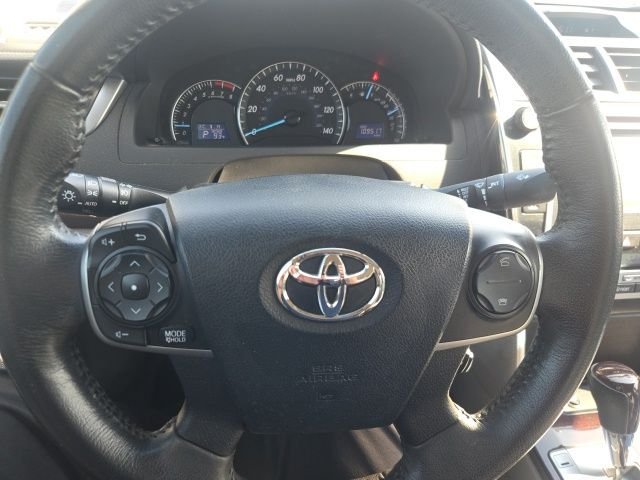 Used 2012 Silver Toyota XLE image 10