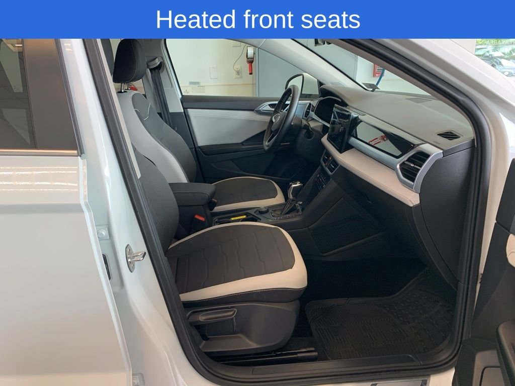 2025 Volkswagen Taos SE - Photo 18