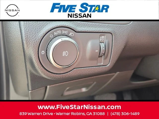 Used 2019 Silver Buick Essence image 29