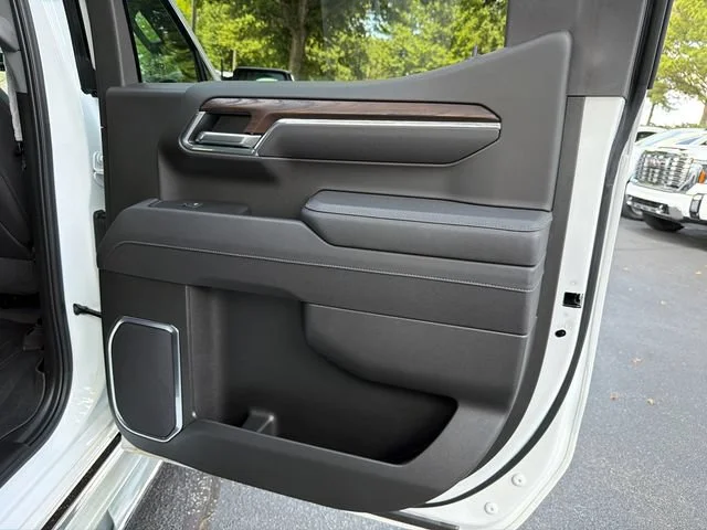 Used 2025 Summit White GMC SLT image 16