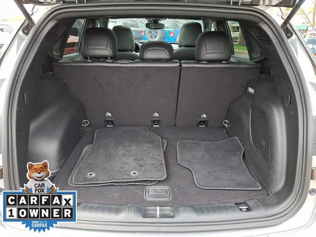 Certified Used 2023 Silver Jeep High Altitude image 28
