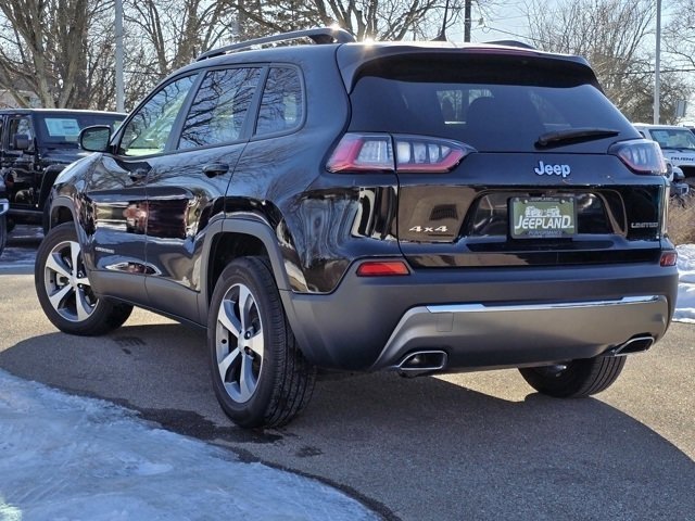 Used 2022 Diamond Black Crystal Pearlcoat Jeep Limited image 23