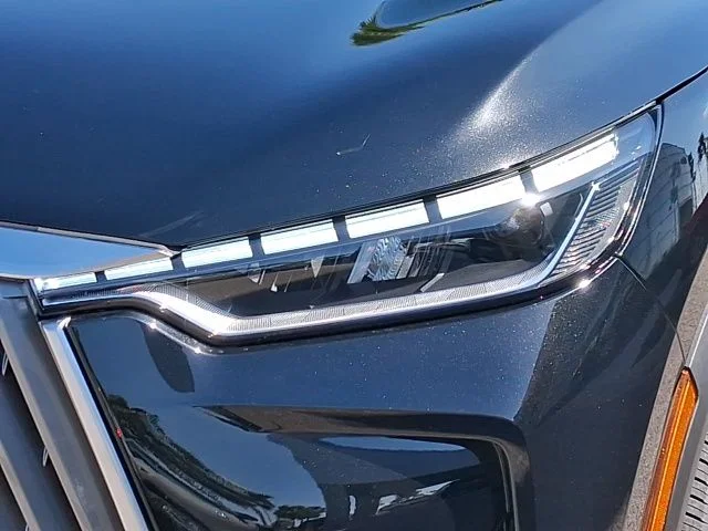 New 2026 MINERAL BLACK INFINITI Luxe FWD image 7