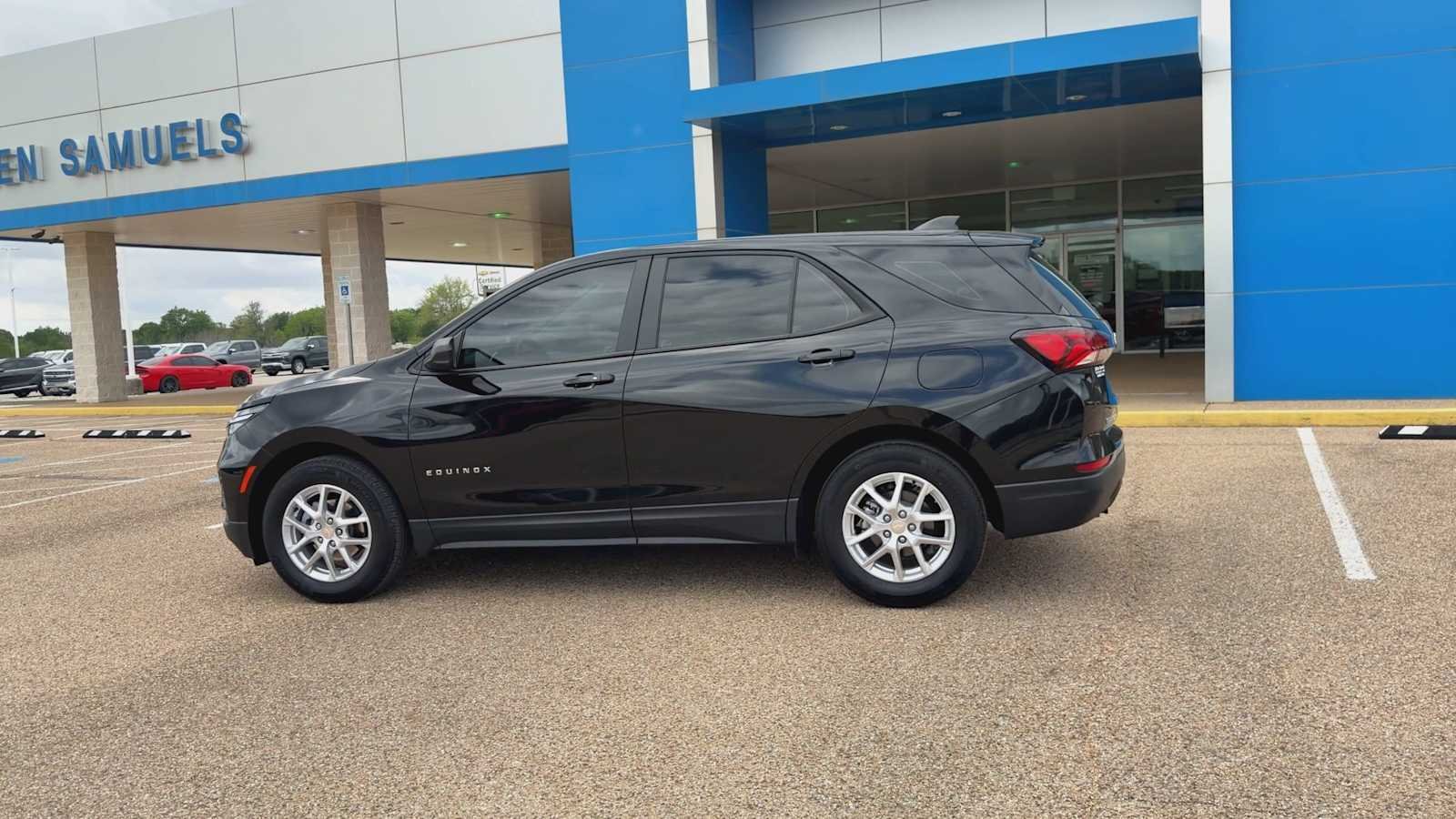 2024 Chevrolet Equinox LS - Photo 6