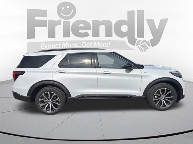 New 2026 Space White Metallic Ford ST-Line image 9