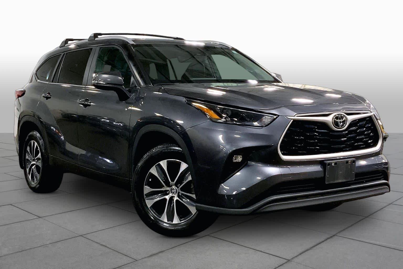 Used 2023 Magnetic Gray Metallic Toyota XLE image 3