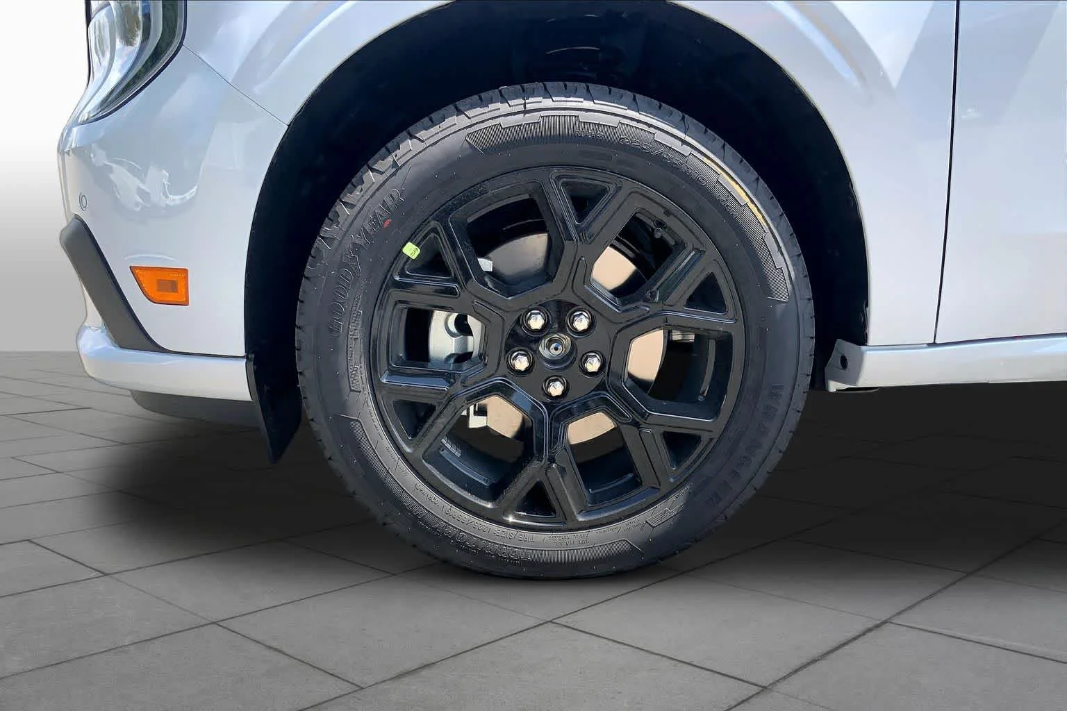 New 2026 Space White Metallic Ford Lobo™ image 17