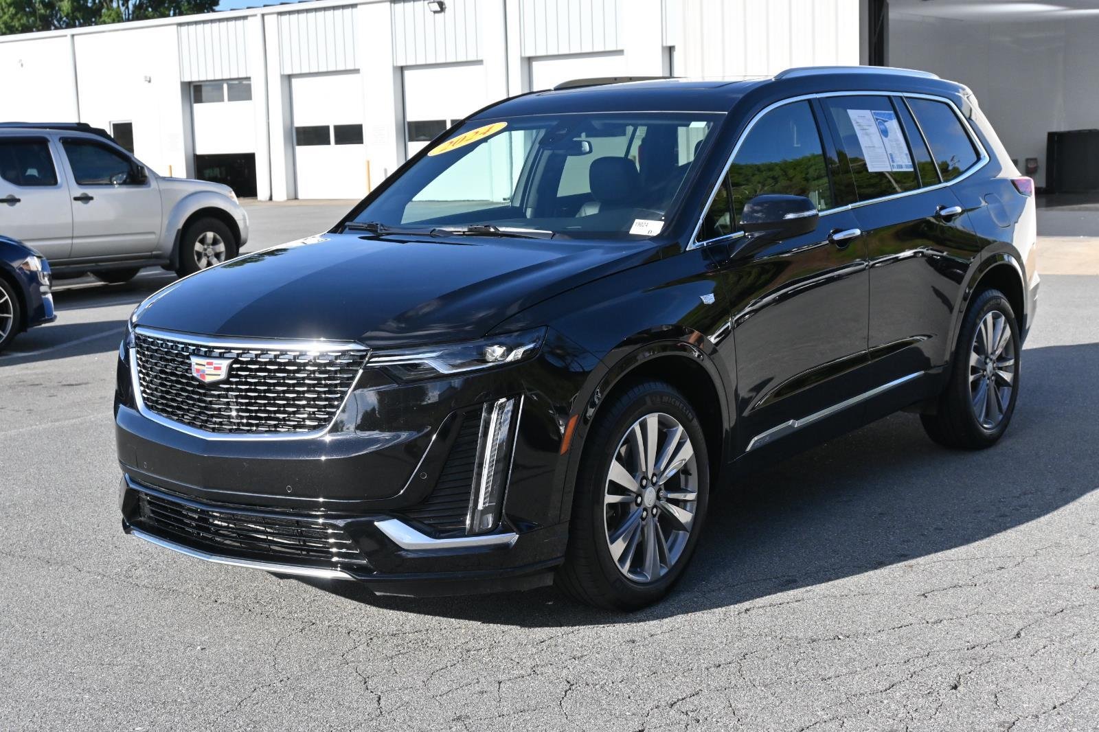 2024 Cadillac XT6 Premium Luxury photo 3