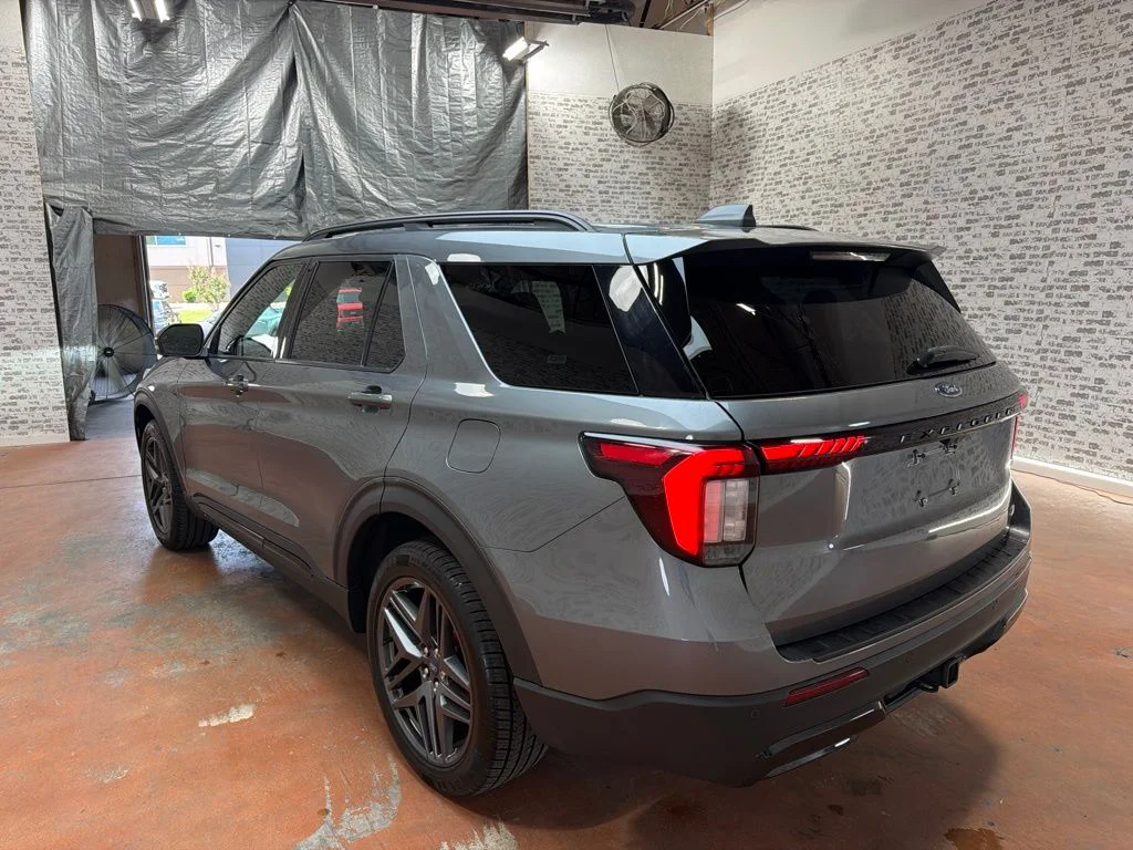 Used 2025 Carbonized Gray Metallic Ford ST-Line image 5