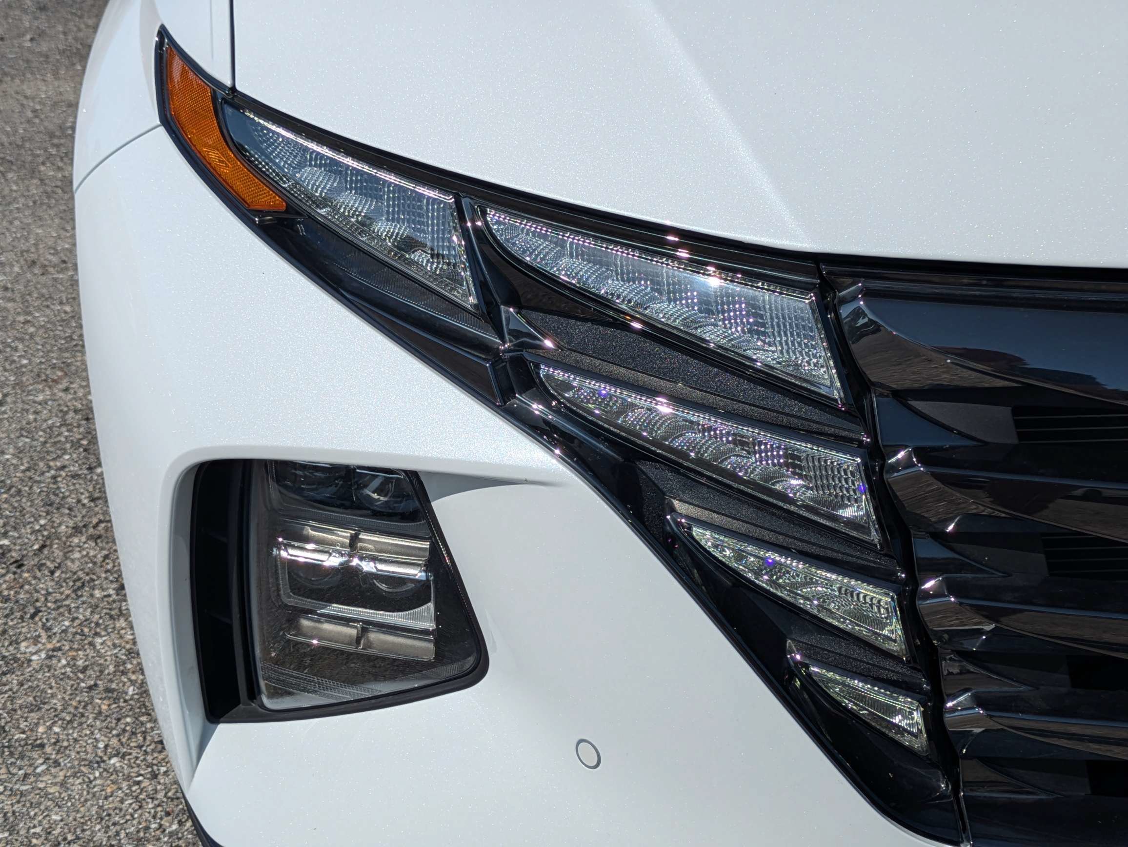 Used 2022 Quartz White Hyundai Limited image 9