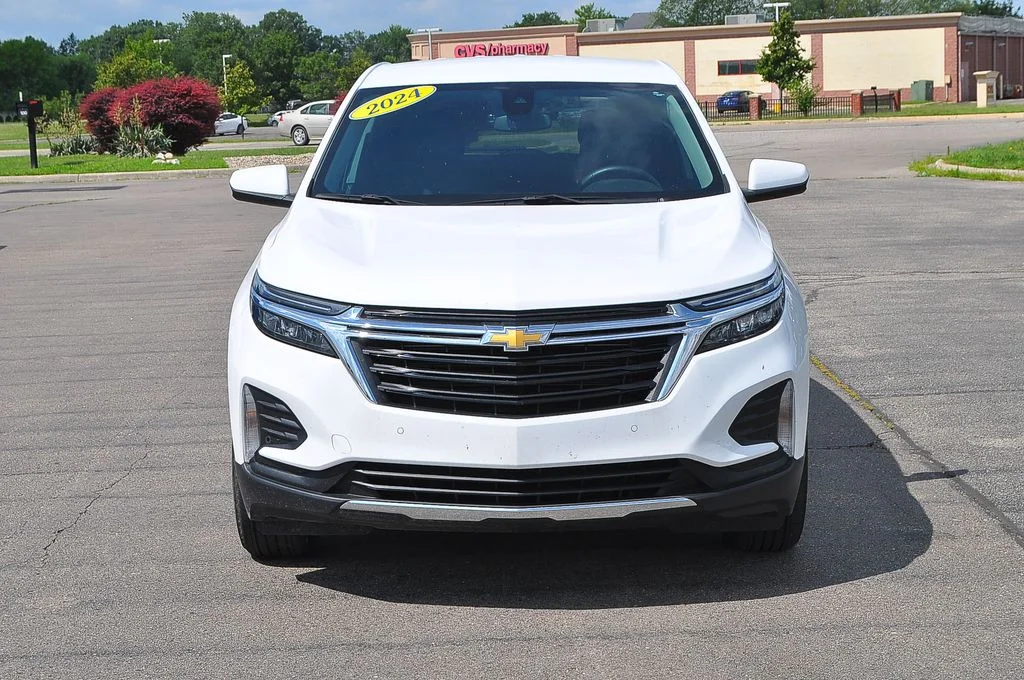 Used 2024 White Chevrolet LT image 8