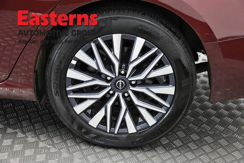Used 2025 Red Nissan 2.5 SV image 35