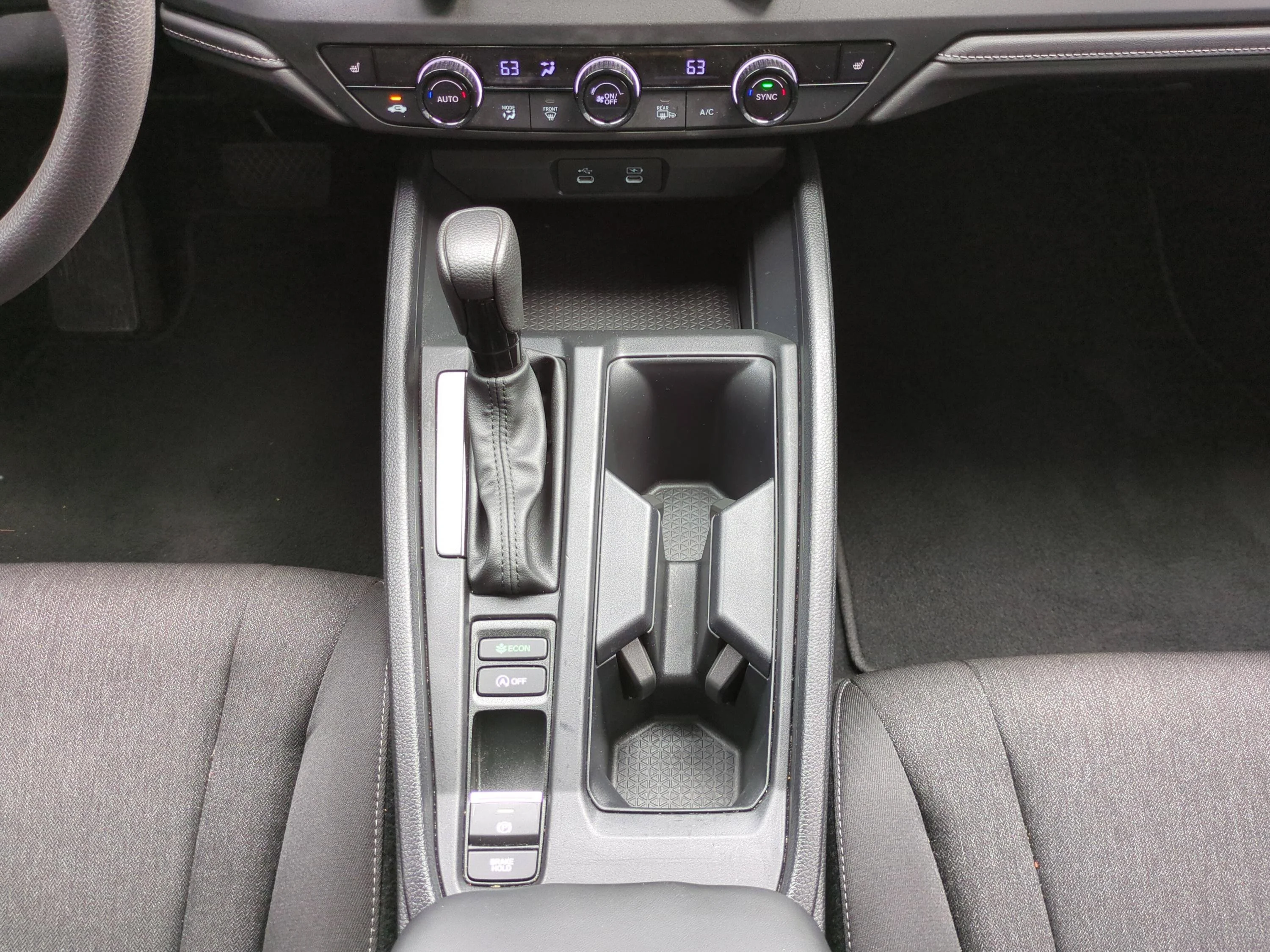 Used 2025 White Honda SE image 17