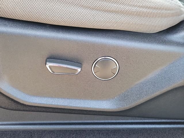 Certified Used 2019 Oxford White Ford XLT image 20