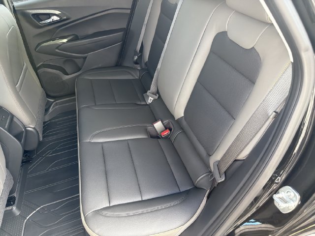 New 2026 Mosaic Black Metallic Chevrolet ACTIV image 18