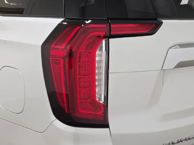 Used 2021 White GMC Denali image 32