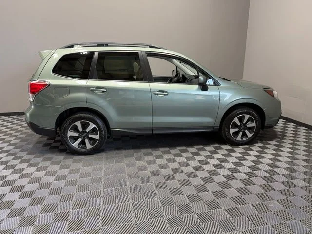 Used 2018 Green Subaru 2.5i Premium image 7