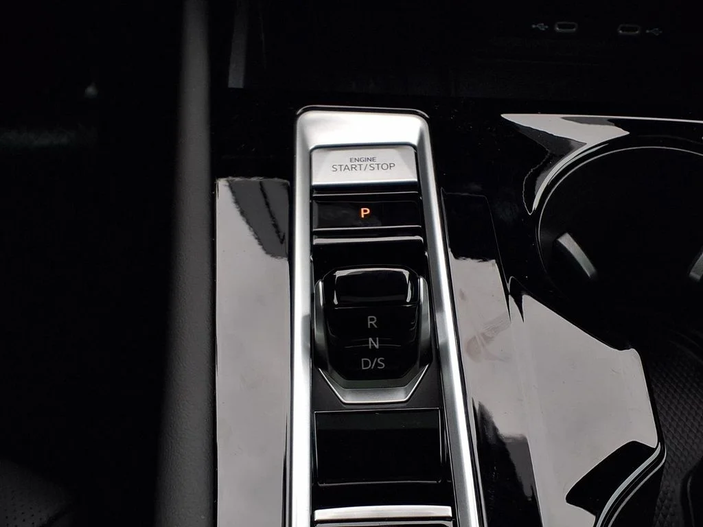New 2026 Deep Black Pearl Volkswagen SEL image 19