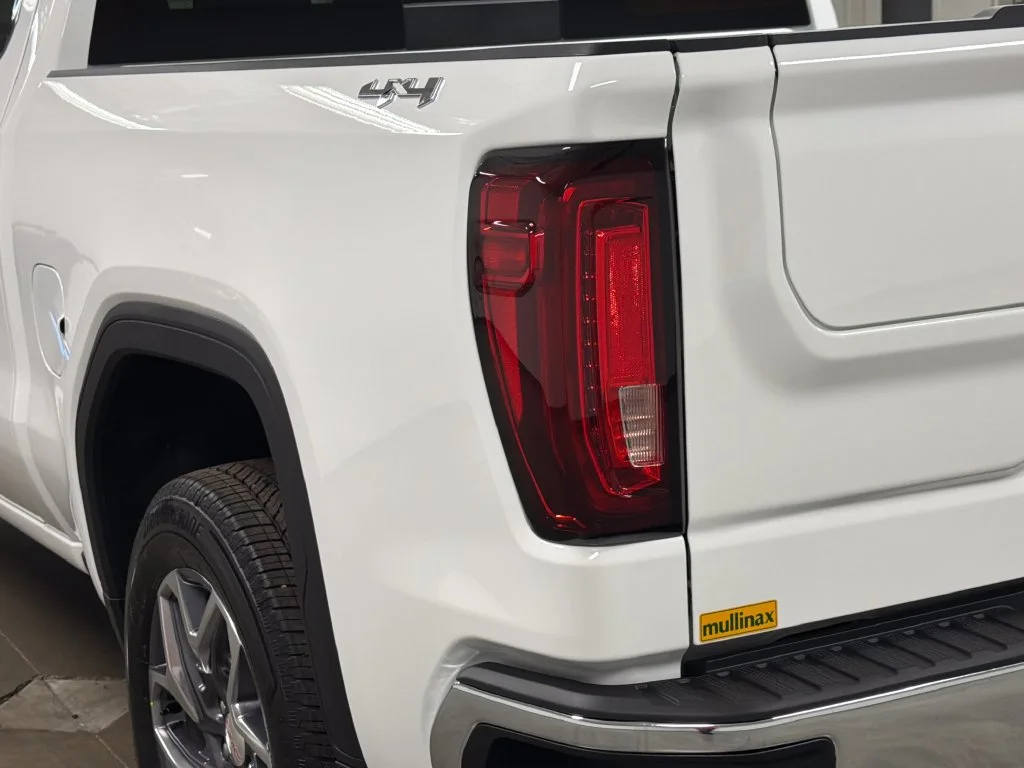2026 GMC Sierra 1500 SLT - Photo 17