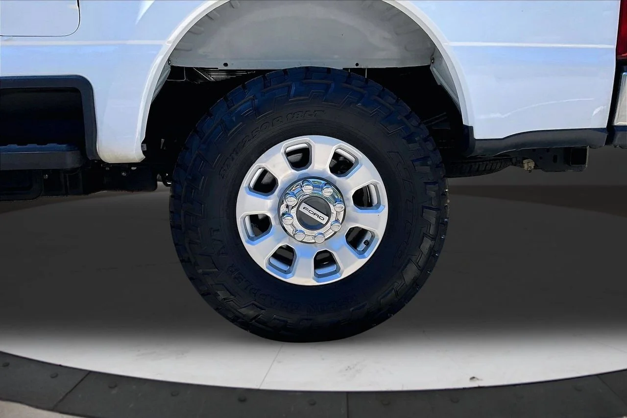 Used 2023 White Ford XLT image 32