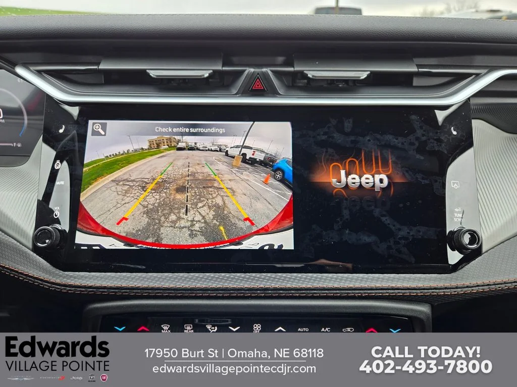 New 2026 Red Hot Pearl-Coat Exterior Paint Jeep Limited image 21