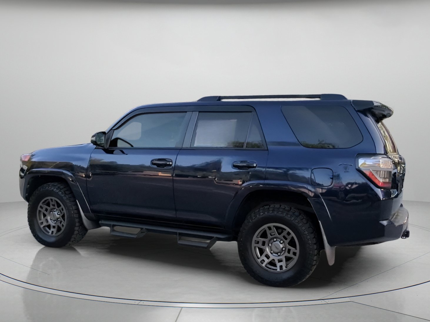 Used 2020 Nautical Blue Metallic Toyota Venture image 19