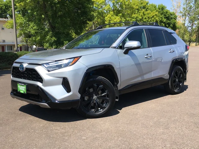 2022 Toyota RAV4 Hybrid SE