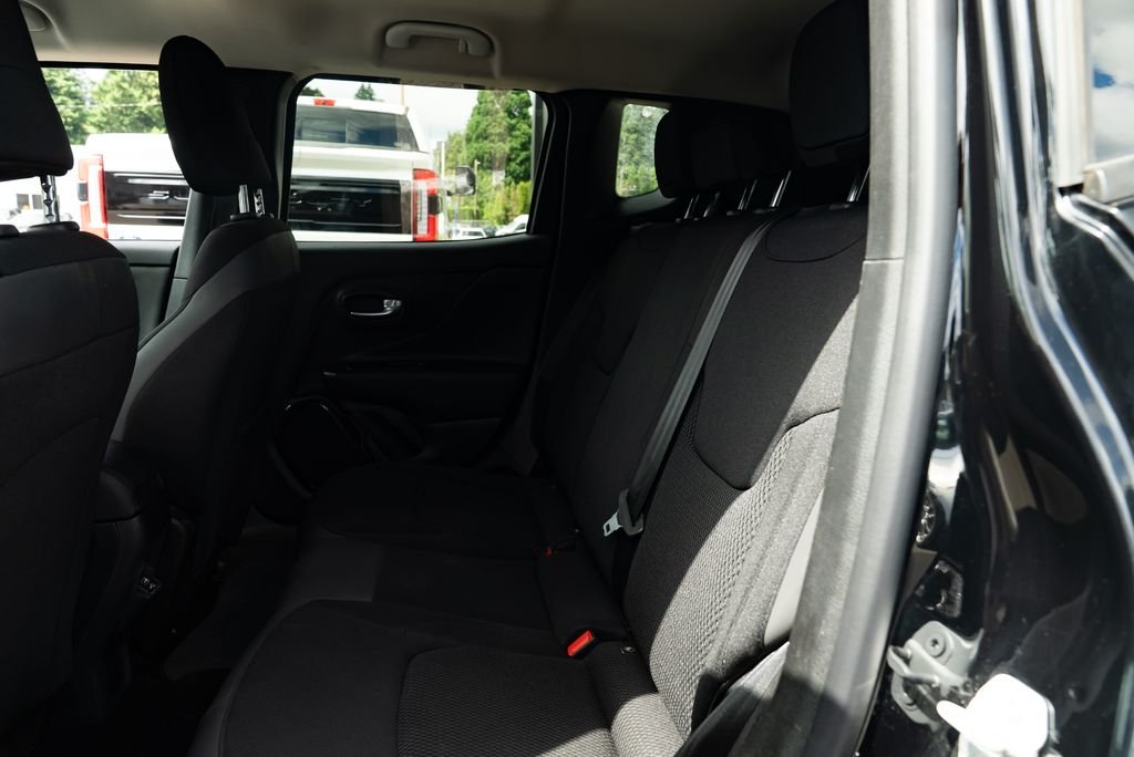 Used 2019 Black Clearcoat Jeep Latitude image 20