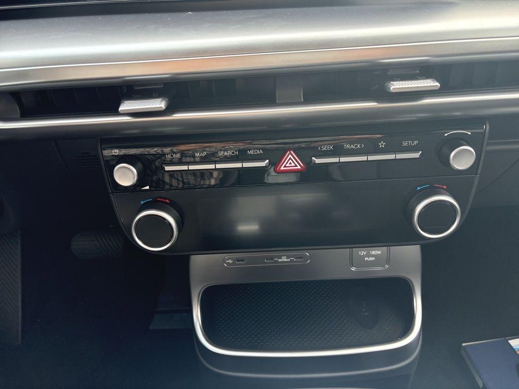 2026 Hyundai IONIQ 9 SE - Photo 16