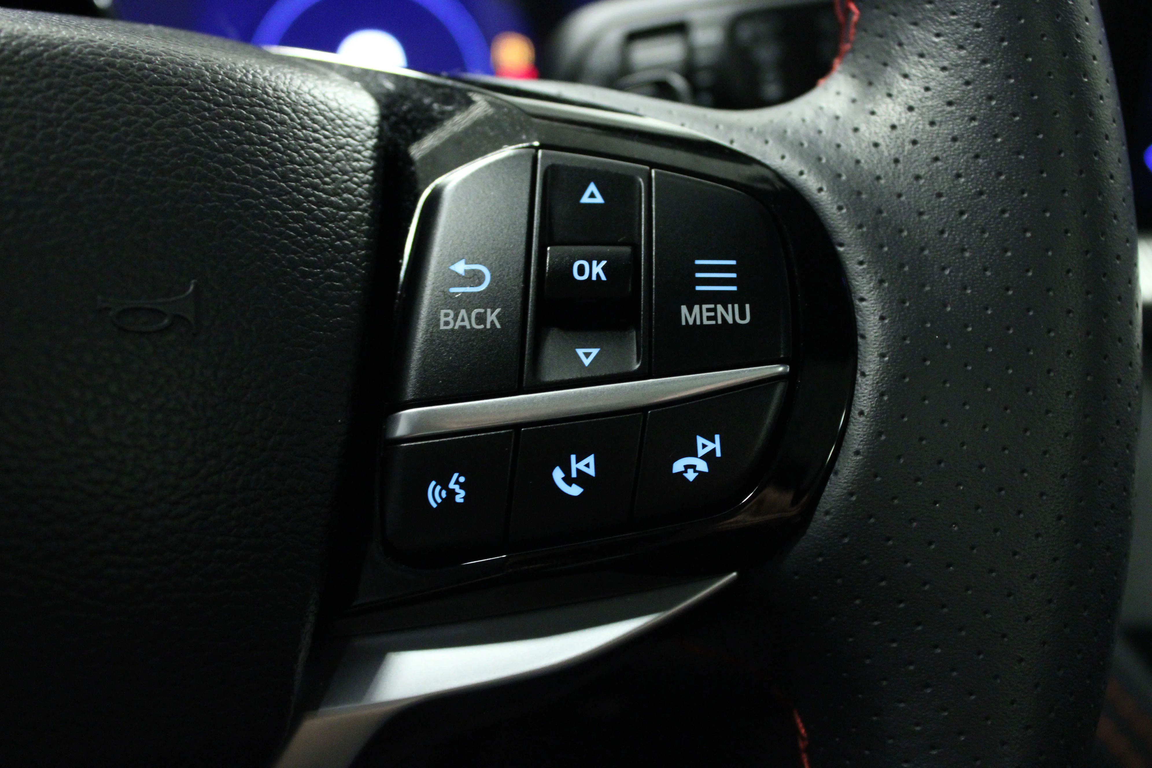Used 2025 White Metallic Ford ST image 22
