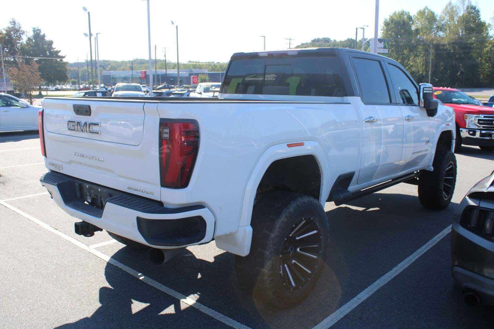 Used 2024 Summit White GMC Denali Ultimate image 4