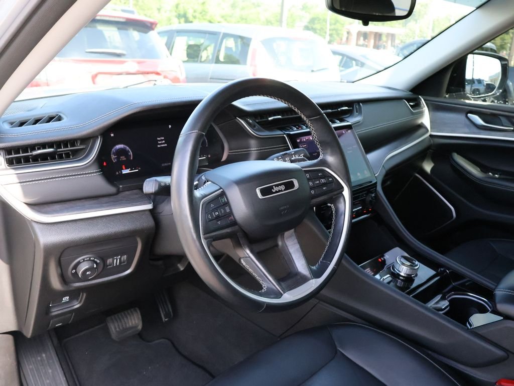 Used 2021 Silver Jeep Limited image 18