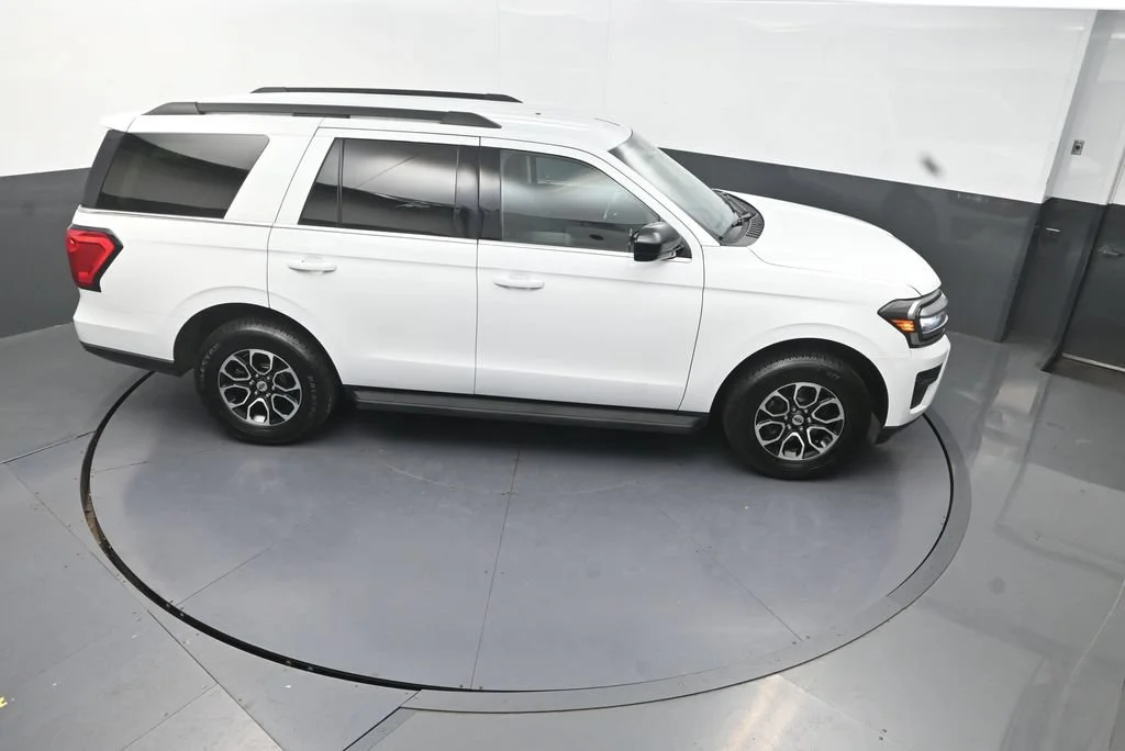 Used 2022 White Ford XL image 22