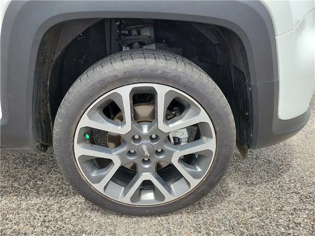 Used 2022 Black Jeep Limited 4x4 image 7