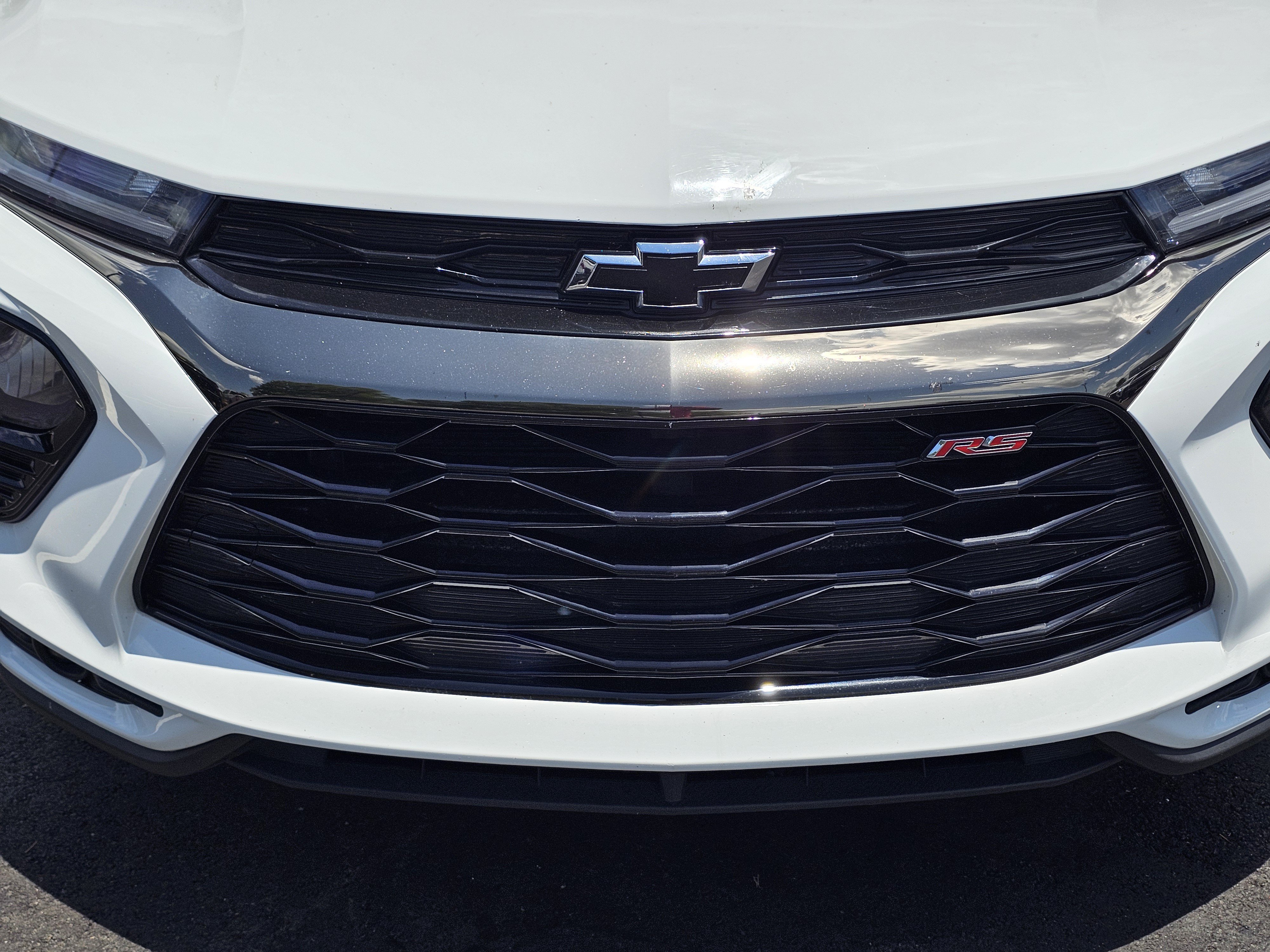 Used 2023 Summit White Chevrolet RS image 5