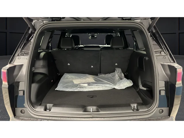 New 2026 Diamond Black Crystal Pearl-Coat Exterior Paint Jeep Limited image 25