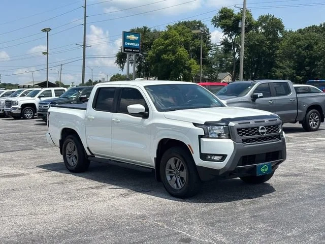 Used 2025 White Nissan Crew Cab SV 4x4 image 7