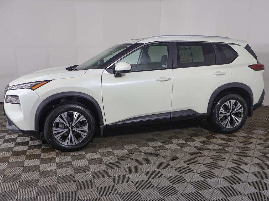 Used 2023 White Nissan SV image 18