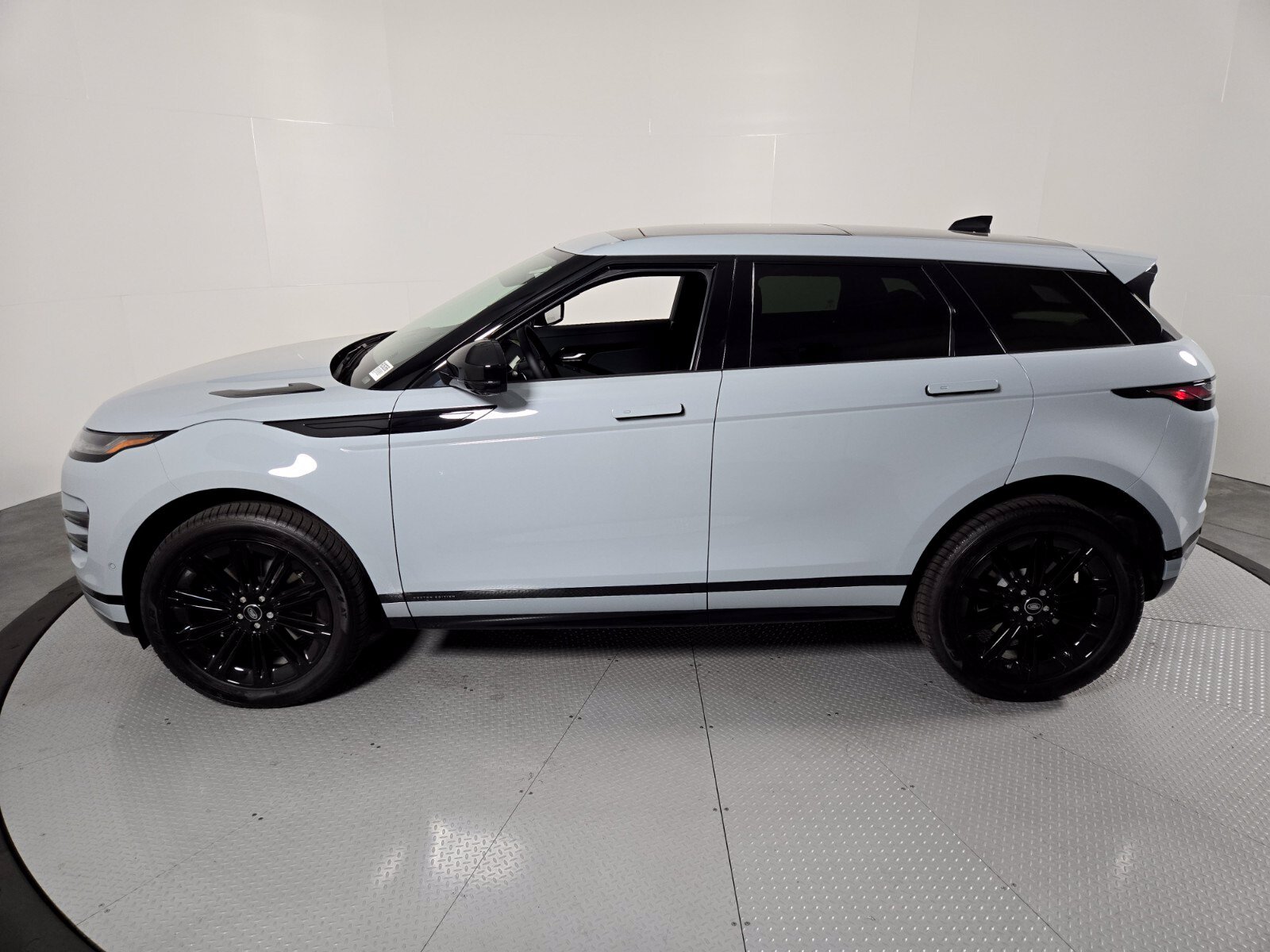 New 2026 Arroios Grey Land Rover Hoxton image 33