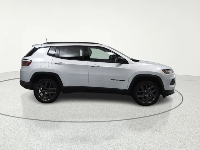 New 2026 Silver Jeep Latitude image 5