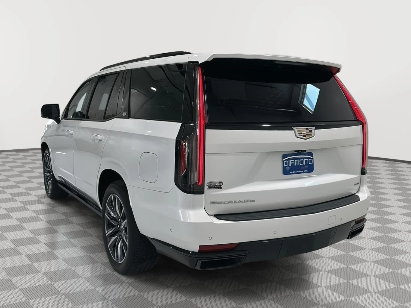 Used 2023 Crystal White Tricoat Cadillac Sport Platinum image 3