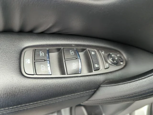 Used 2022 Silver Nissan SV image 30