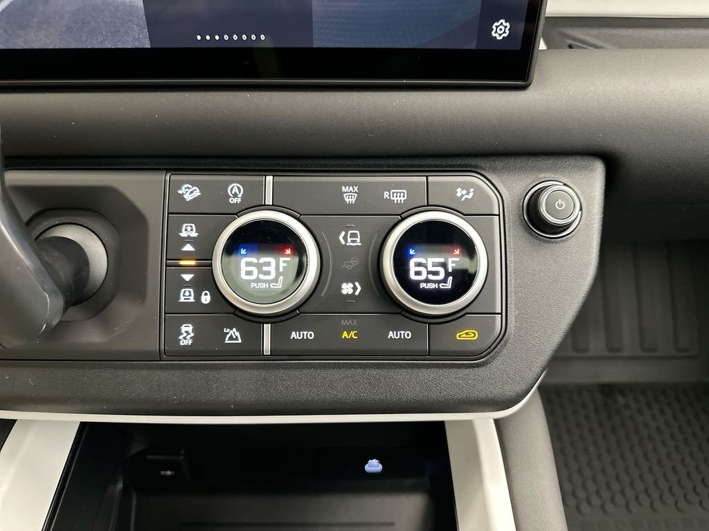 Used 2025 Fuji White Land Rover S image 12